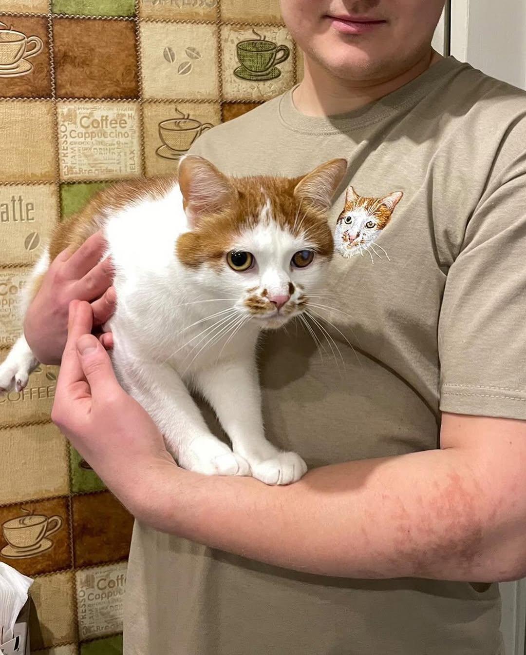 T-Shirt Embroidered Pet Portrait – Your pet's always with you!